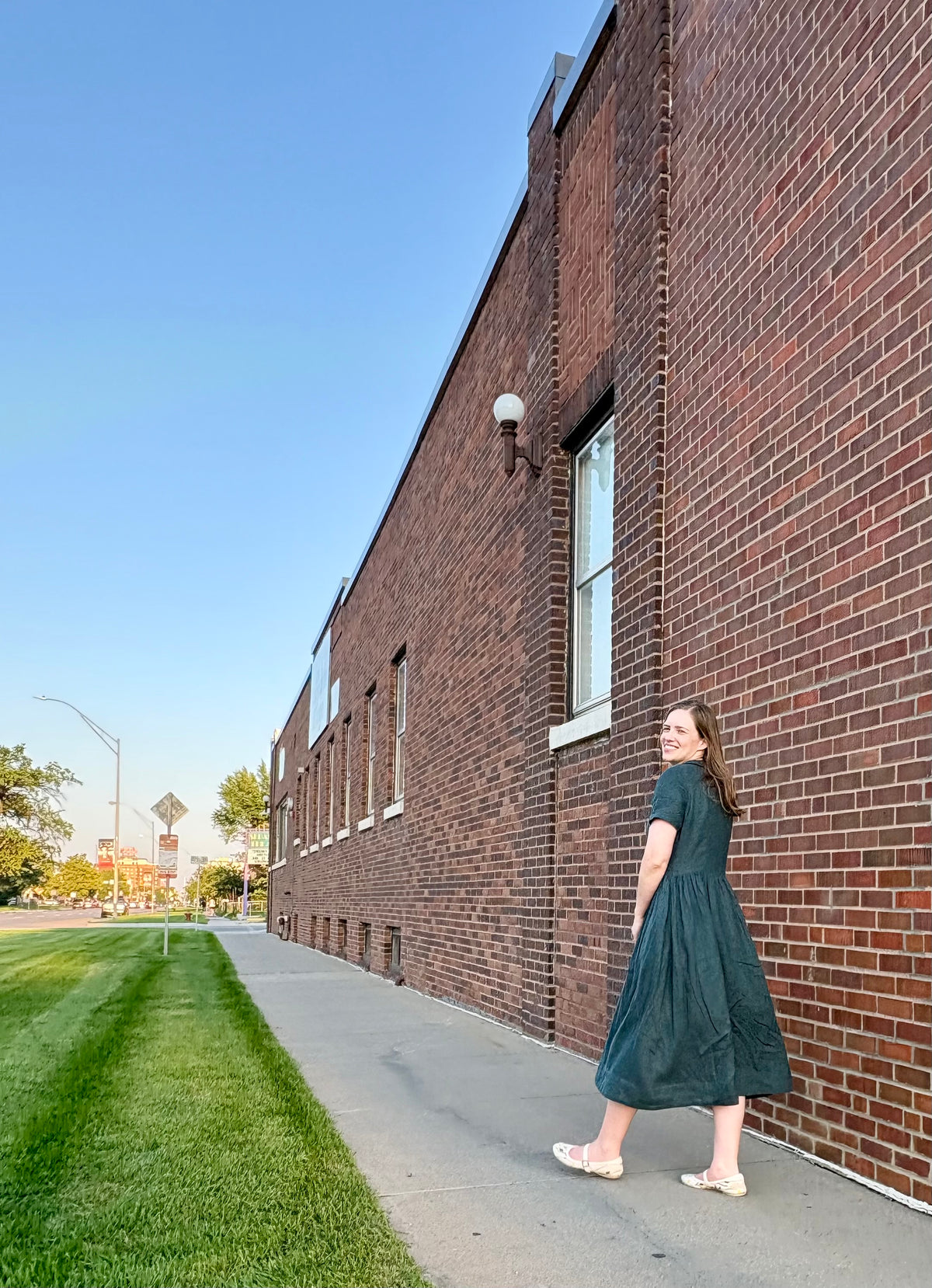 Lisette — Forest Green Linen Midi Dress