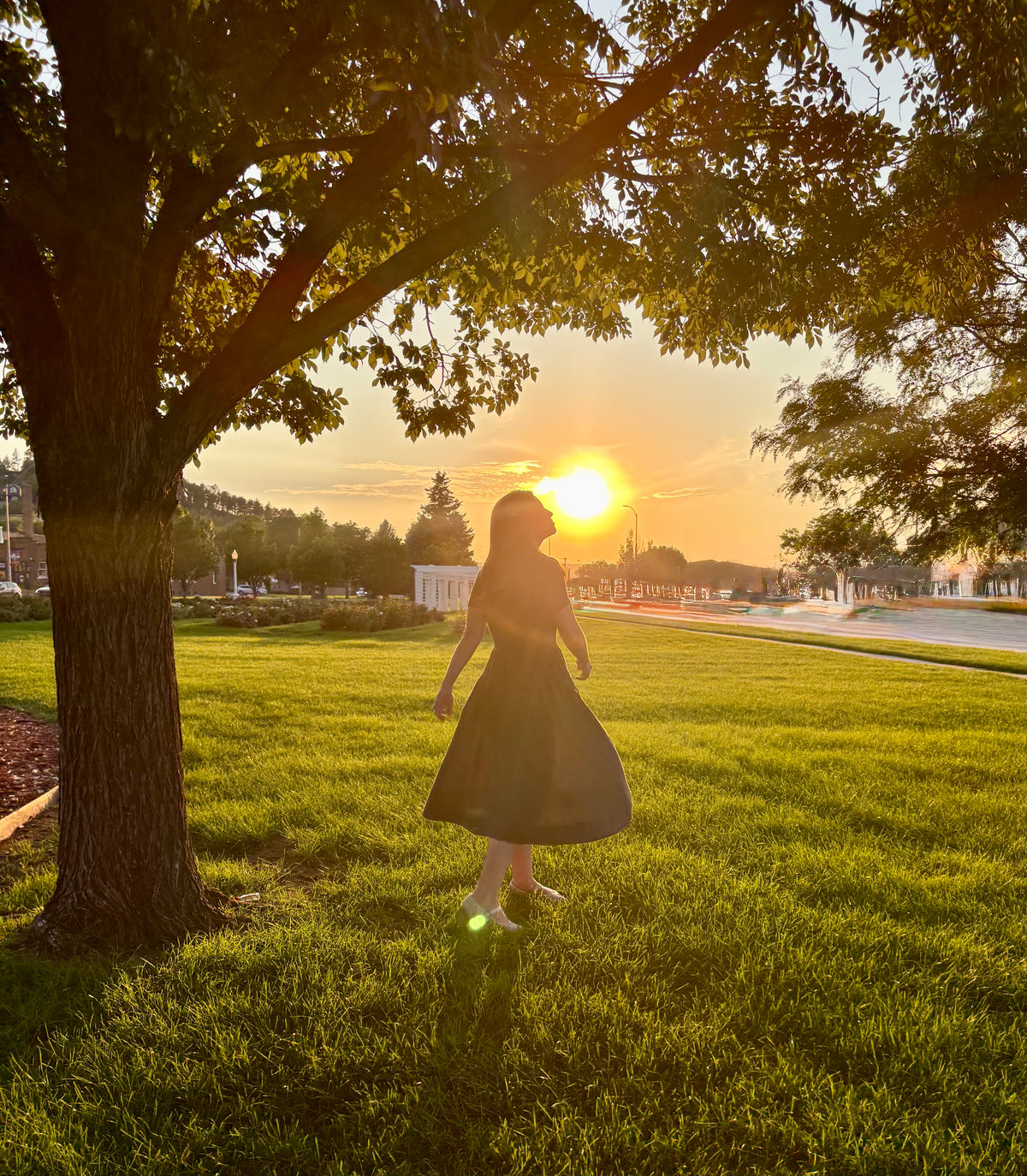 Lisette — Forest Green Linen Midi Dress
