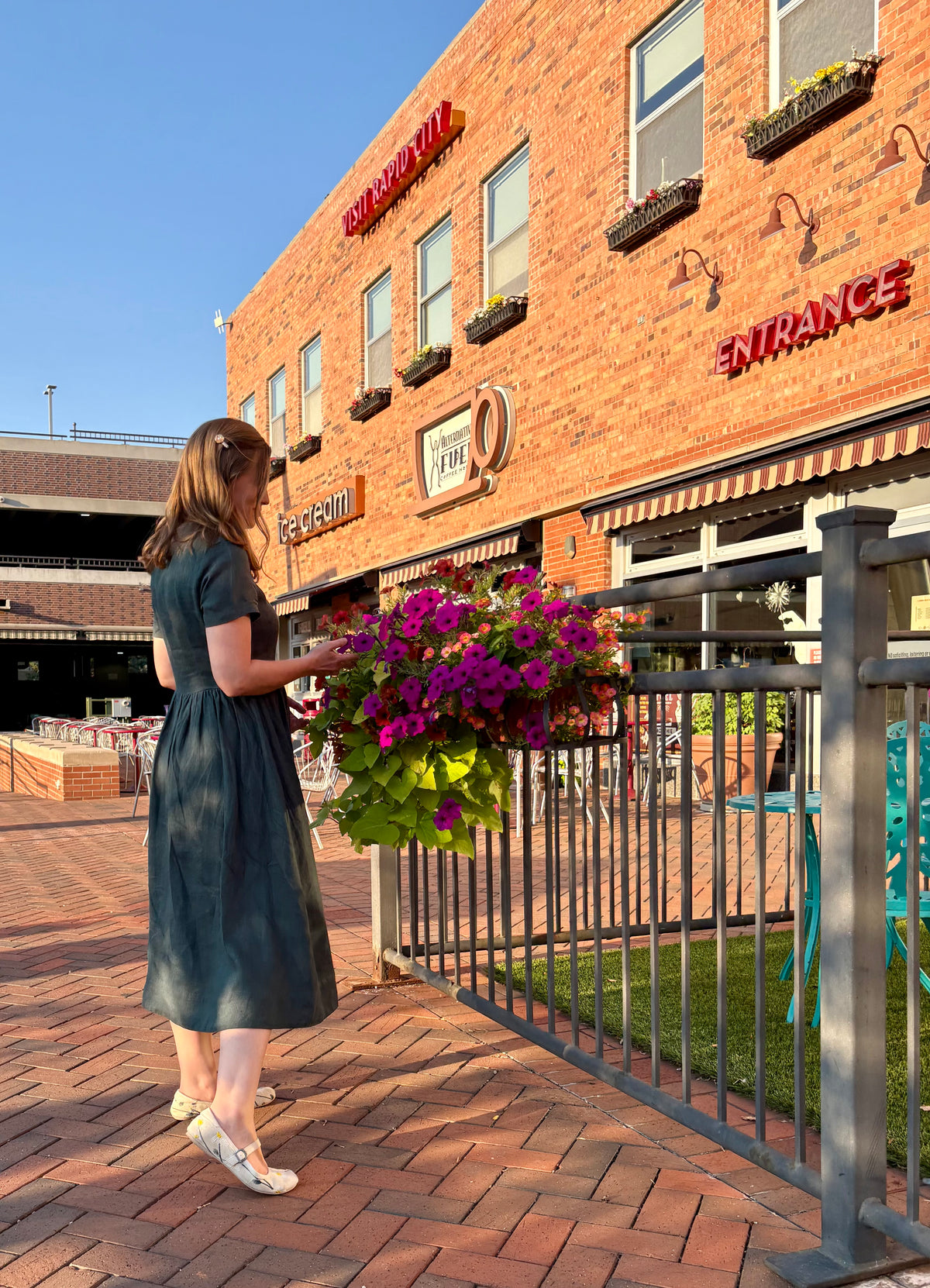 Lisette — Forest Green Linen Midi Dress
